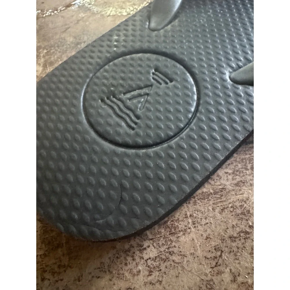 Cascadia‎ Flip Flop Sandals Large Black Rubber Thong Logo Beach Summer Gorpcore